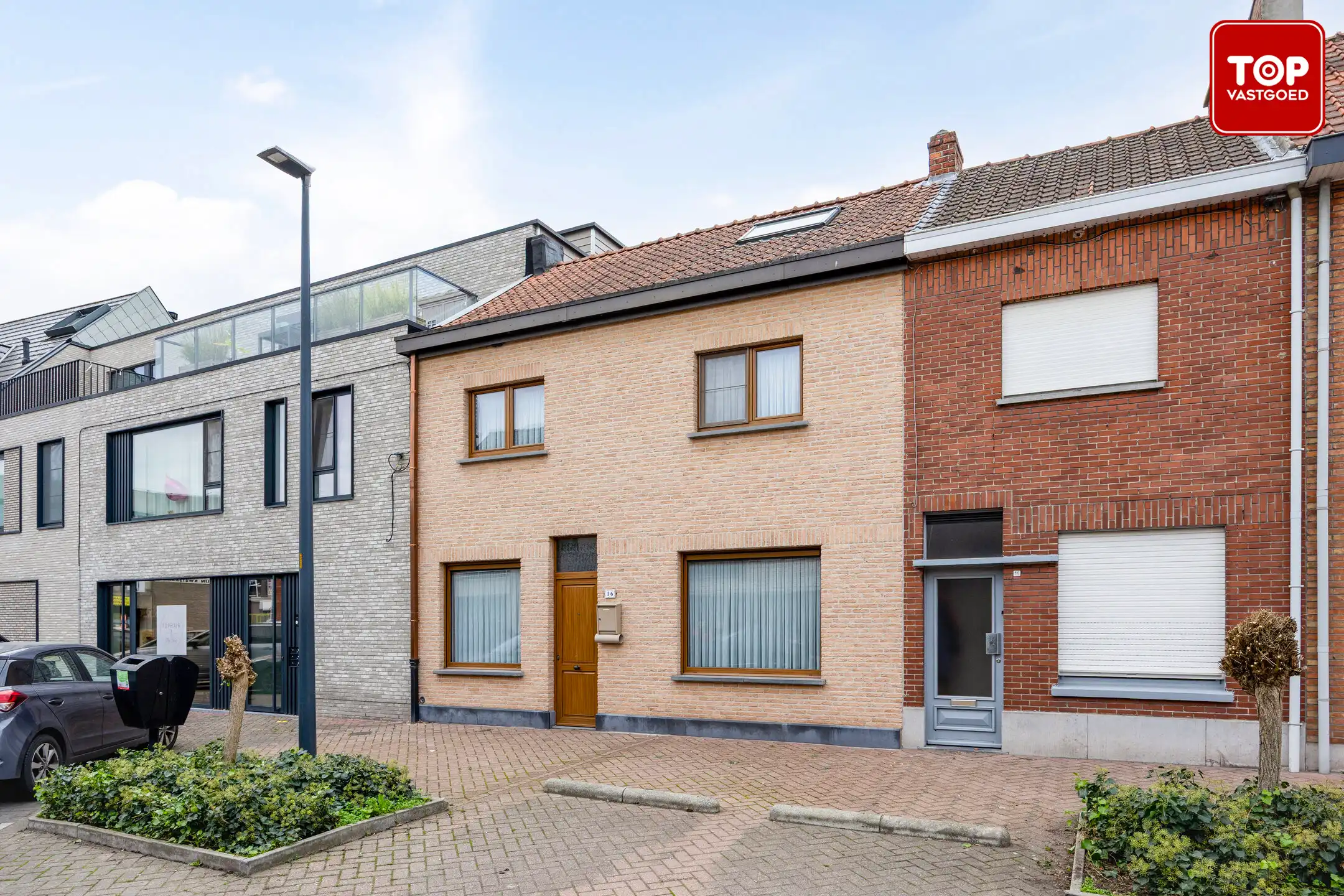 Instapklare woning met 3 slaapkamers en garage.  foto {{pictureIndex}}