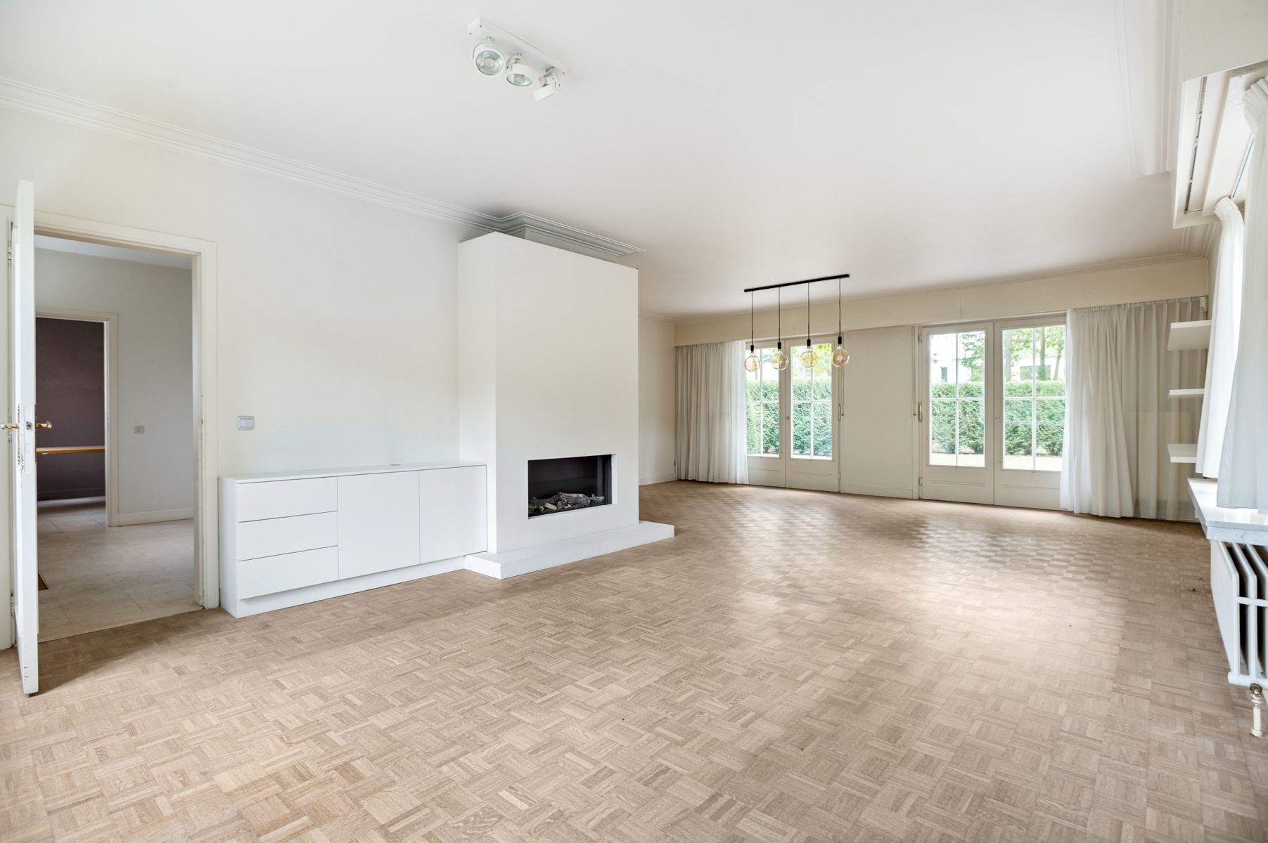 Ruime klassieke villa met zuid-tuin op toplocatie ! foto 4