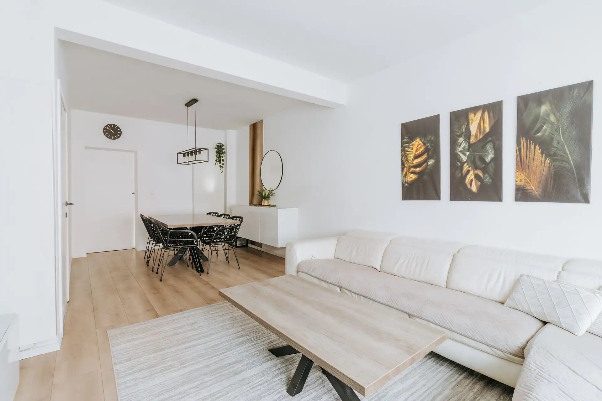 Ruime woning met 3 slpk, 2 parkeerplaatsen en buitenruimte foto 3