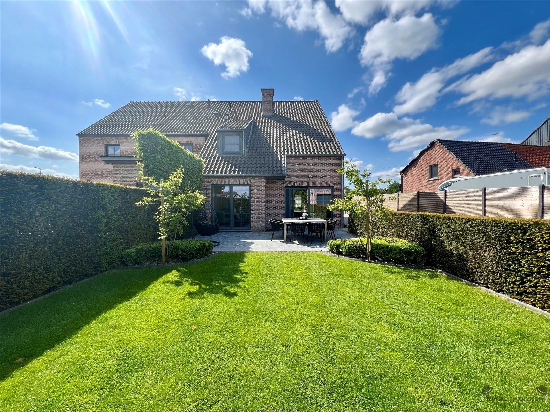 Instapklare gezinswoning 5+ slpk, dubbele garage & EPC A foto 21