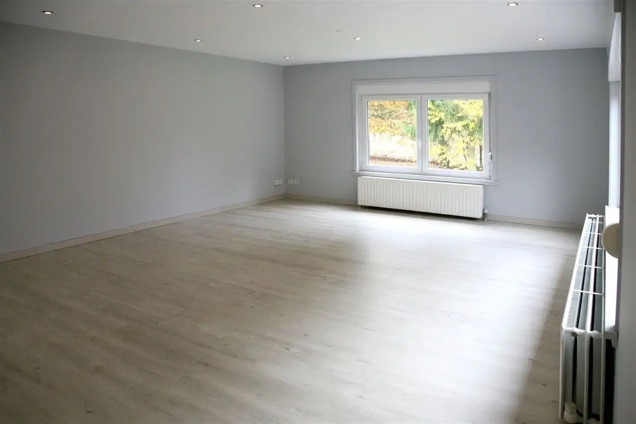 Zeer rustig gelegen gelijkvloerse woning met 3 slpk. foto 9