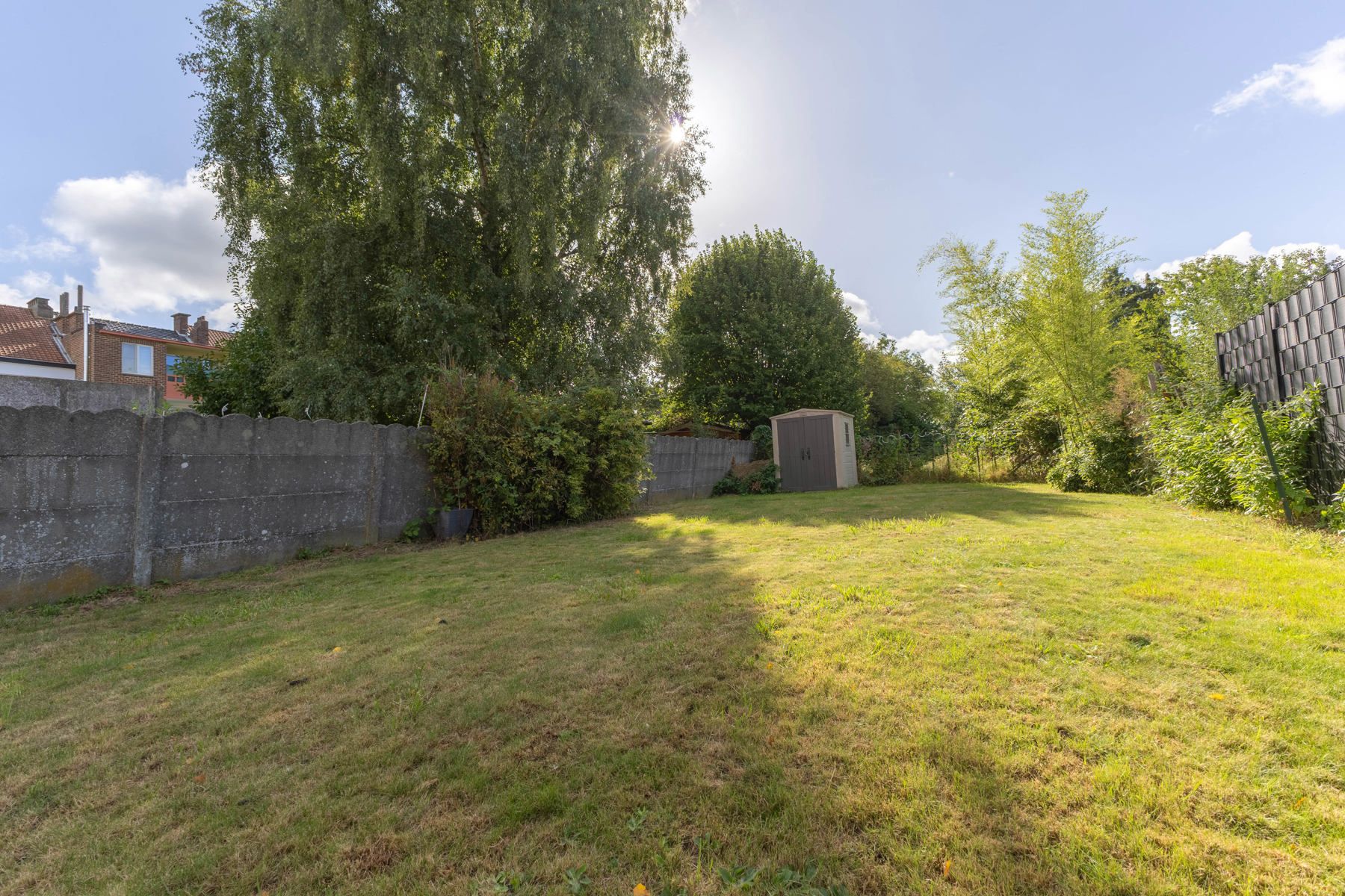 Zeer ruime eengezinswoning met 6 kamers, tuin en garage foto 29