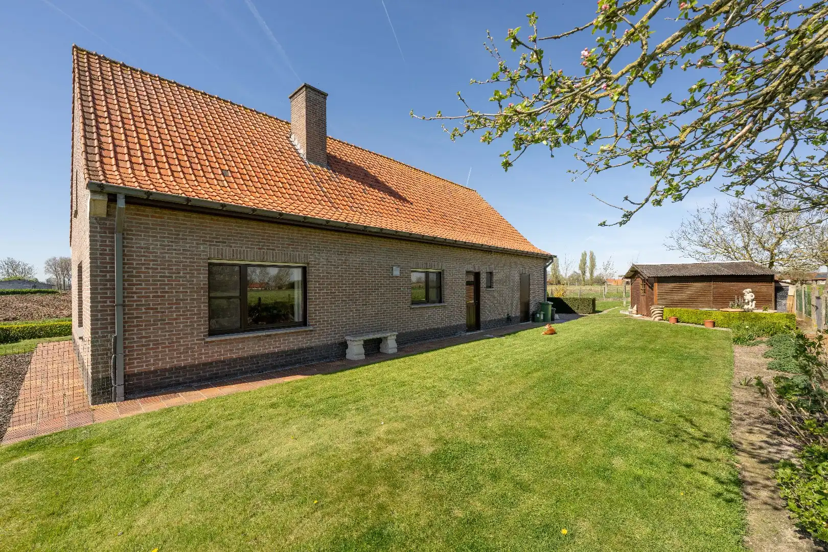 UNIEKE LANDELIJKE EIGENDOM MET WEILAND OP 1HA 35A 95CA foto 19