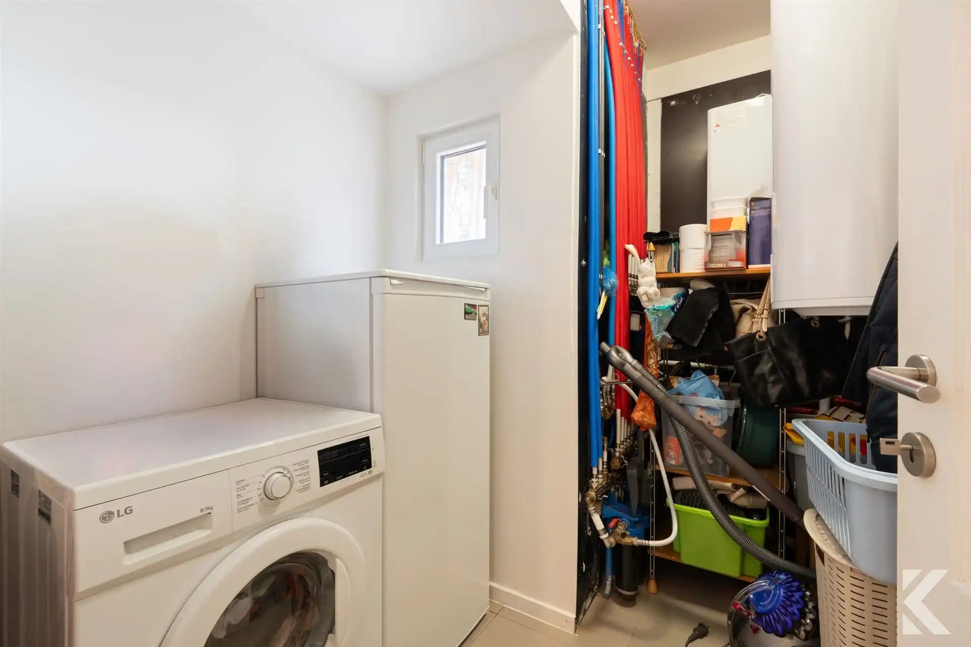 Gigantische, prachtig gerenoveerde woning met garage foto 27