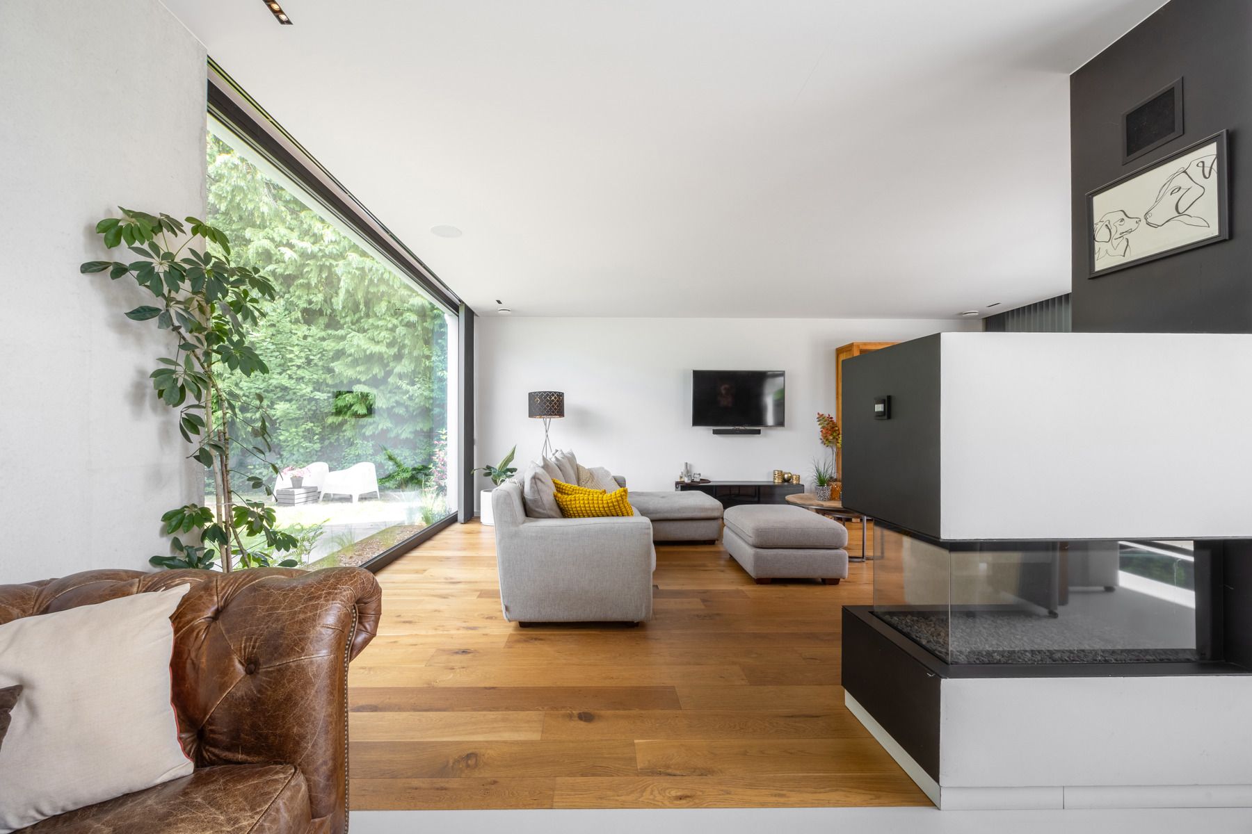 Ruime moderne luxe villa met zwembad op ca. 2339 m². foto 5