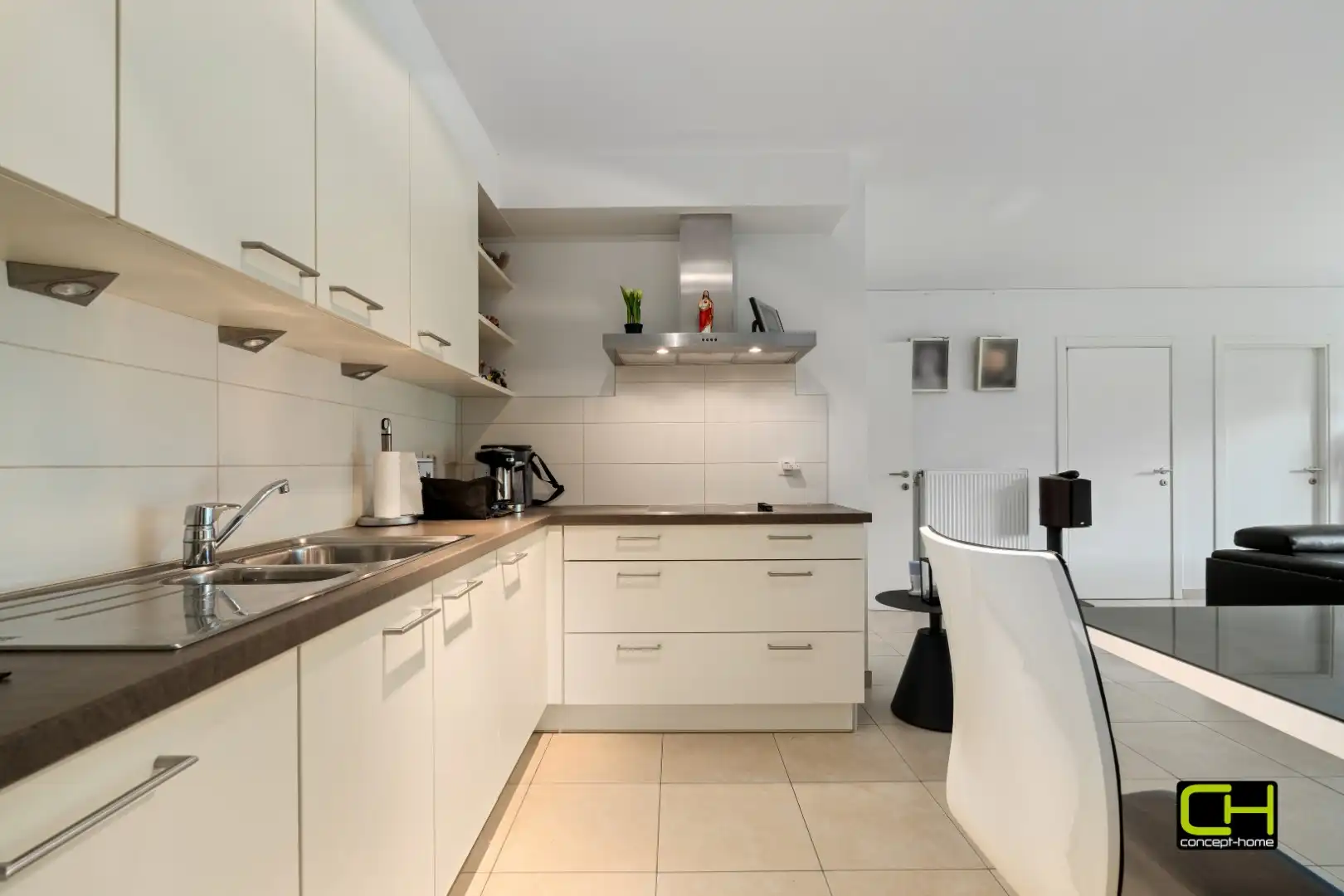 Gelijkvloers energiezuinig appartement met privé tuin en twee slaapkamers foto 5