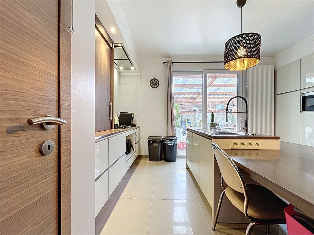 HOB met 4 - 5 slpks en super gezellig zuiders ingerichte tuin foto 15