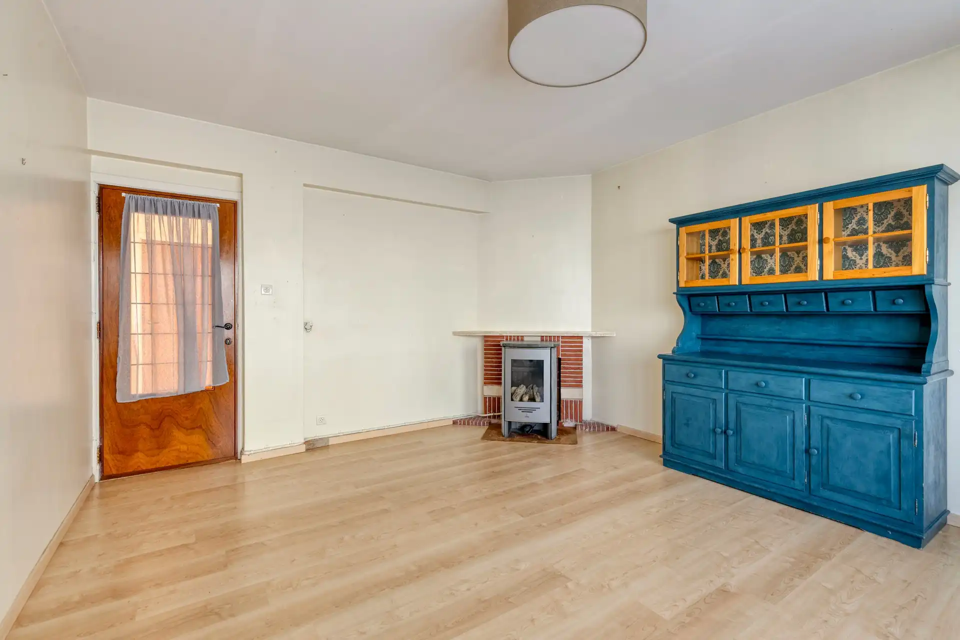 Te renoveren 1-slaapkamerappartement met zijdelings zeezicht. foto 4