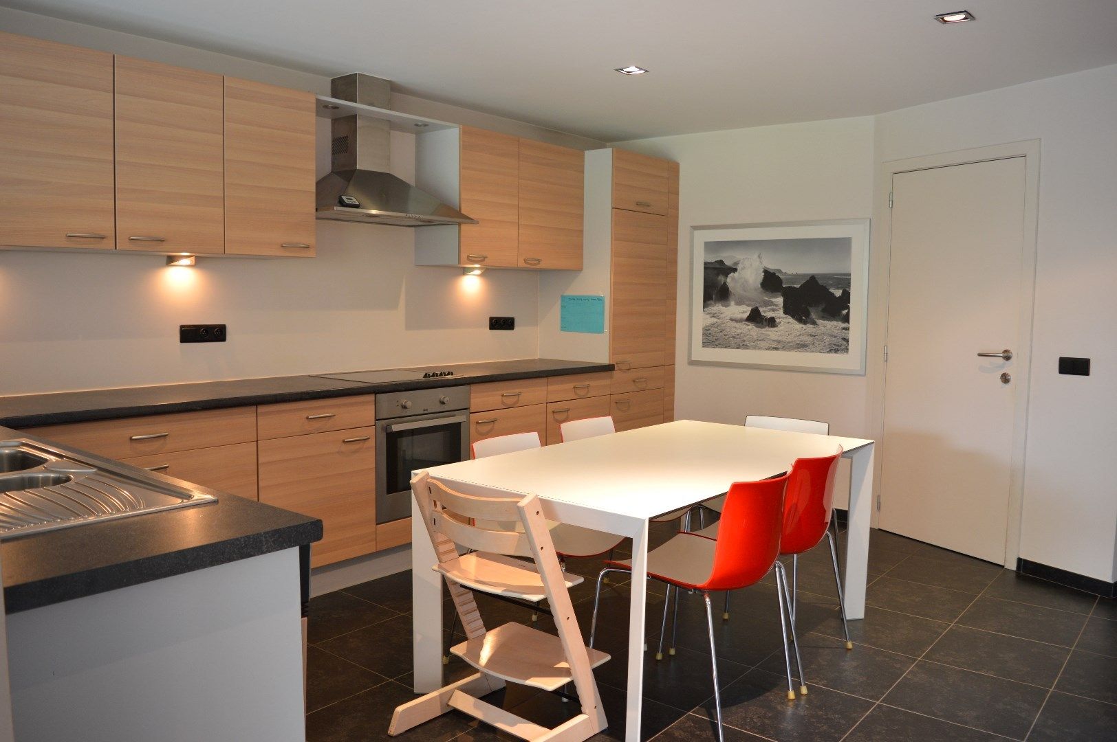 Instapklaar pareltje met 3 slaapkamers, praktijkruimte en toffe tuin te koop centrum-Bellegem foto 4