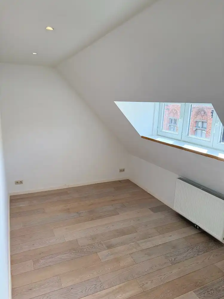 Brugge centrum, Instapklaar degelijk gerenoveerd energiezuinig  lichtrijk woonhuis  met 3 slaapkamers en koer foto 20