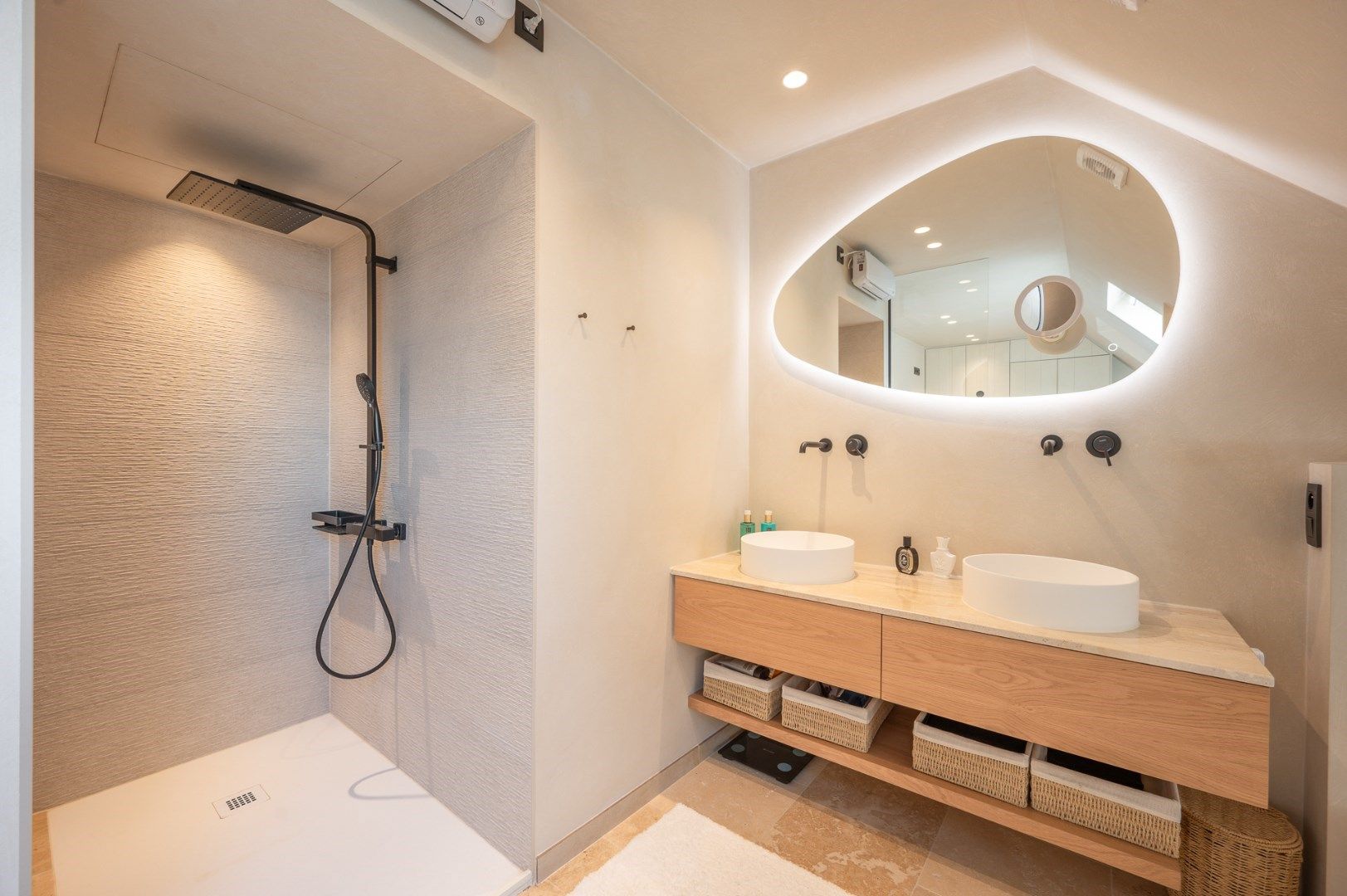 Luxueus gerenoveerd duplex dakappartement met mooie zonneterrassen gelegen in het centrum van Knokke. foto 24