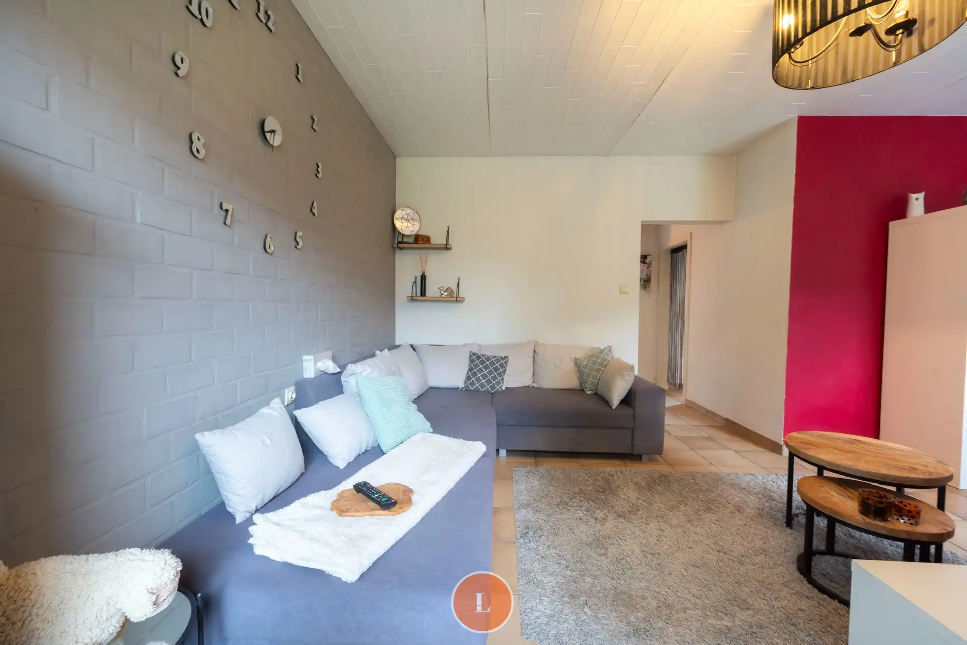 Instapklare woning met 2 slaapkamers, gezellige tuin en garage. foto 2