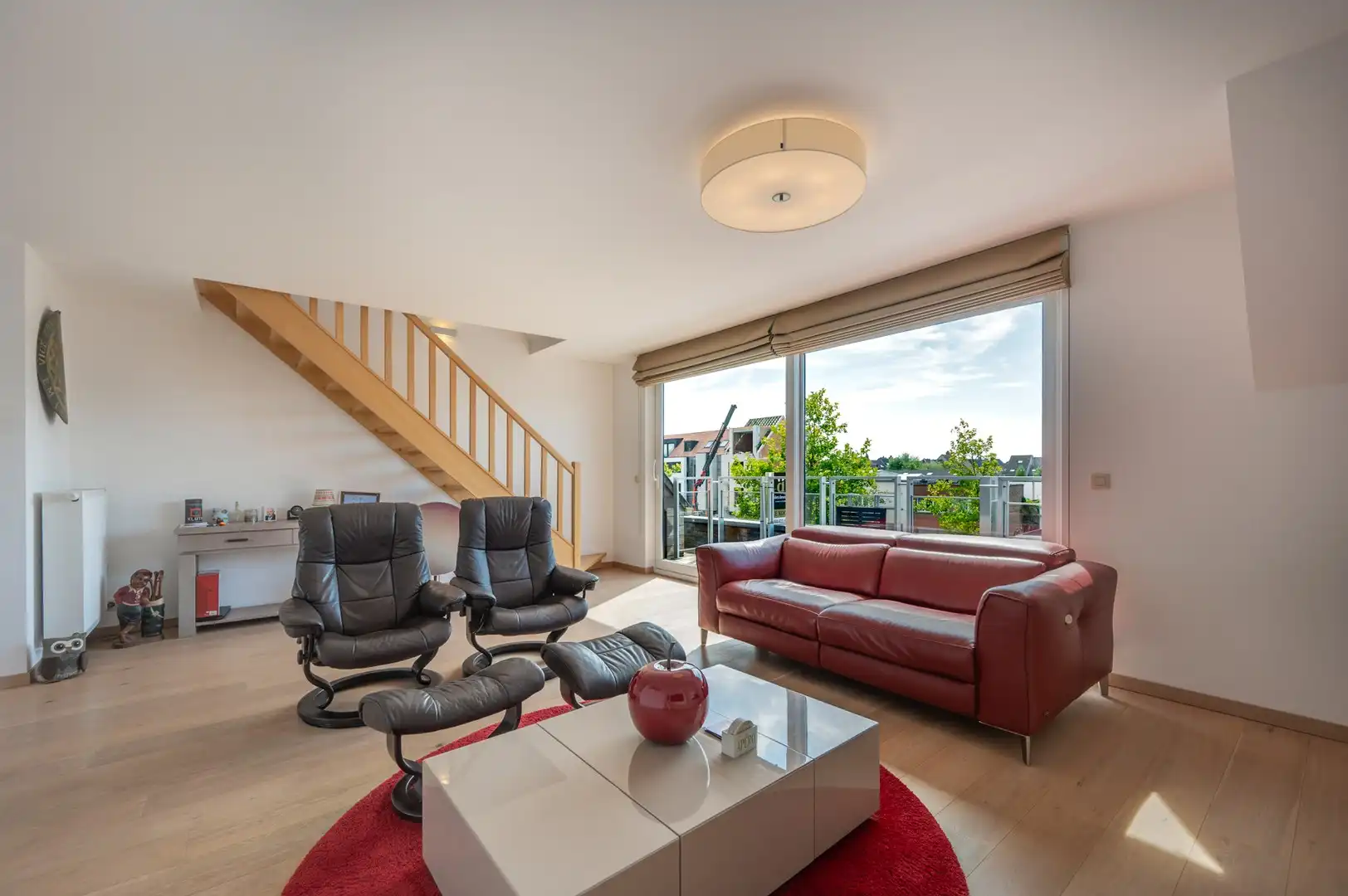 Zonnig duplex-appartement met 3 slaapkamers & mog. garagebox. foto 4