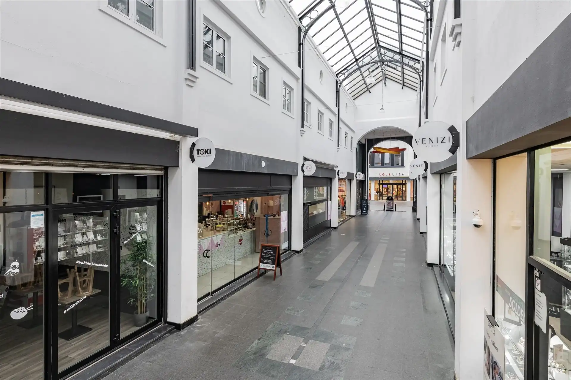 Overname: succesvolle broodjeszaak met topligging in het centrum foto 13