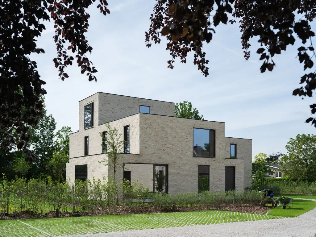 Architecturale halfopen bebouwing met o.m 4 slaapkamers en 2 badkamers in het gegeerde Drongen foto 4