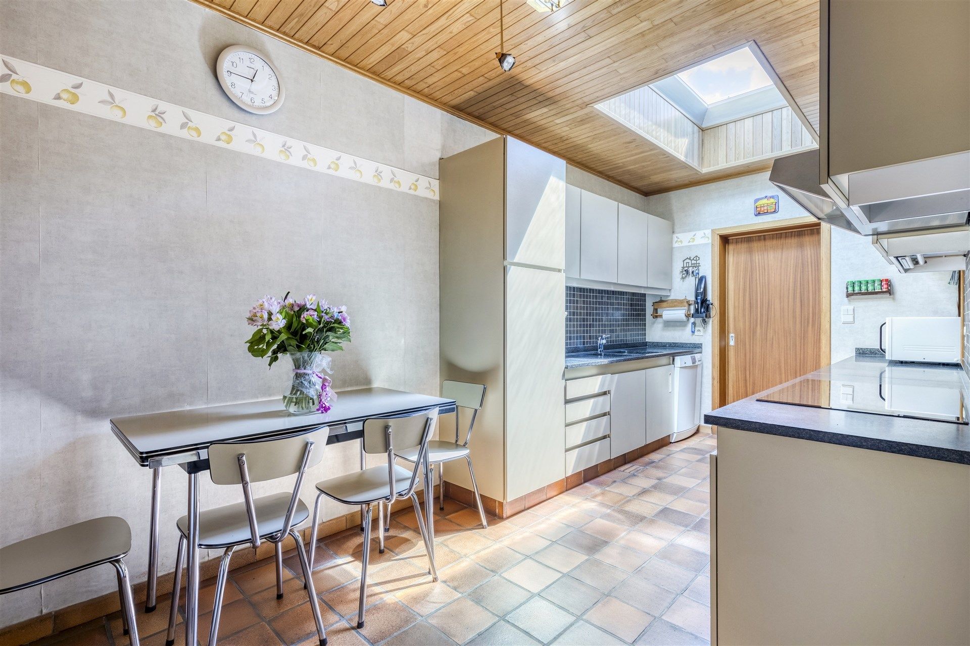 Charmante, energiezuinige woning met prachtige tuin foto 6