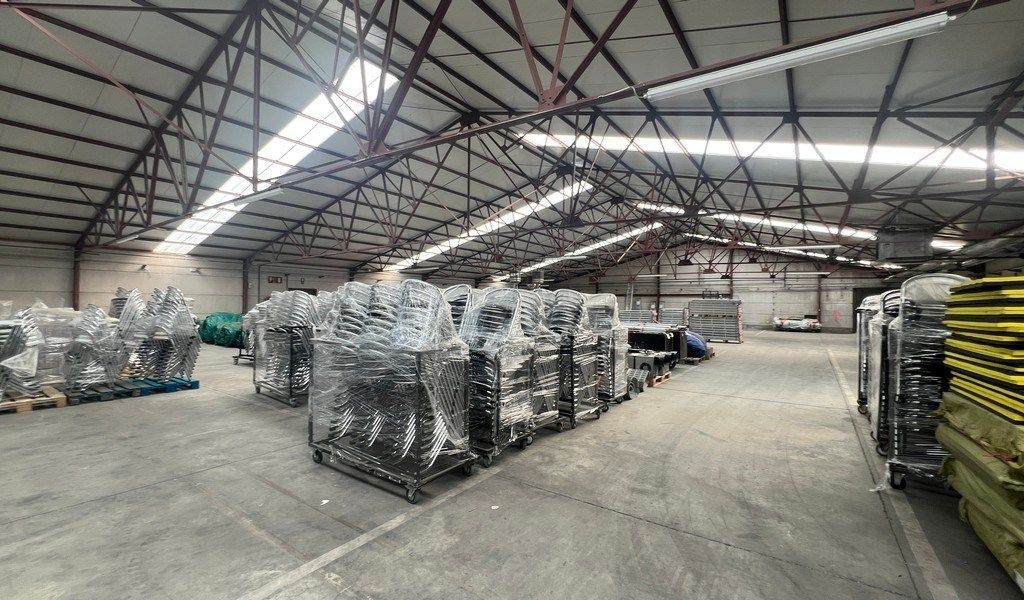 Recent bedrijfsgebouw met prachtige kantoren te huur in Lokeren foto 25