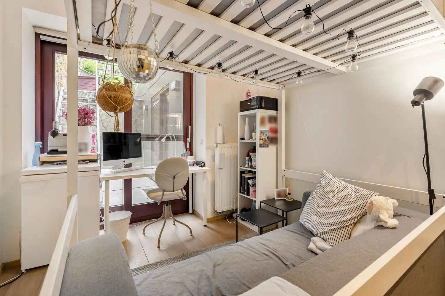 Grondig en stijlvol gerenoveerde burgerwoning met 5 slaapkamers, 3 badkamers en een tuin te centrum Leuven! foto 4