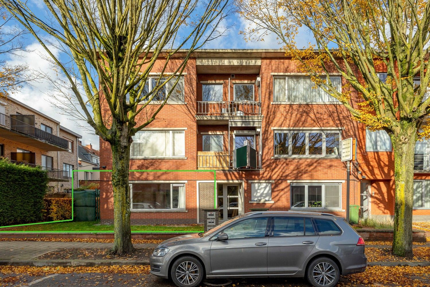 Hoofdfoto van de publicatie: Ruim te renoveren 3-slk appartement met tuin