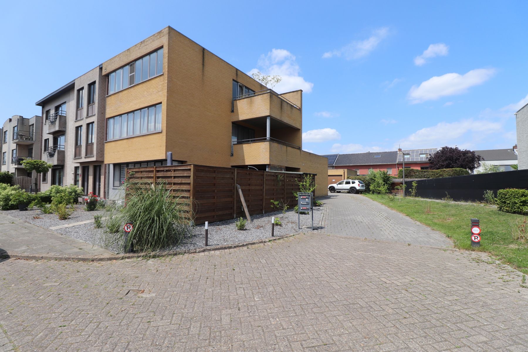 ()=>{if(producerUpdateValueVersion(node),producerAccessed(node),node.value===ERRORED)throw node.error;return node.value} Eén Meistraat 43 / G1 - 2300 Turnhout