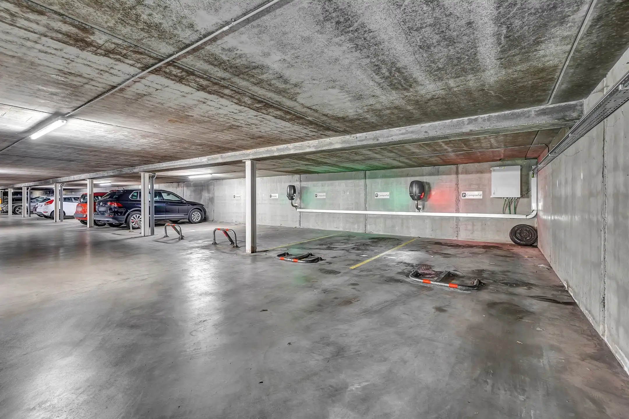 Instapklaar commercieel gelijkvloers op strategische locatie foto 29