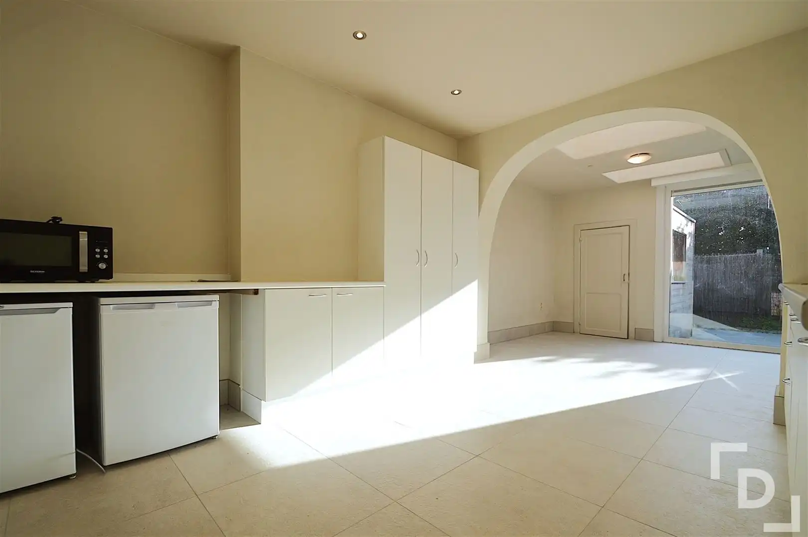 Gerenoveerde en ruime gezinswoning te huur in Zillebeke foto 8