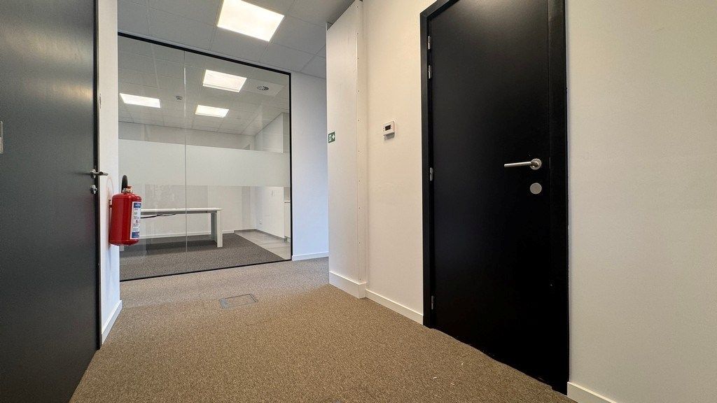 Knap ingerichte en gemeubelde kantoorruimte te huur in Sint-Martens-Latem foto 10