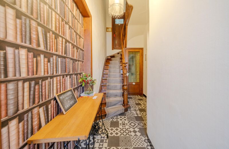 Centraal gelegen , vergunde vakantiewoning "Alice House" in Centrum Ieper met zicht op de kathedraal! foto 27