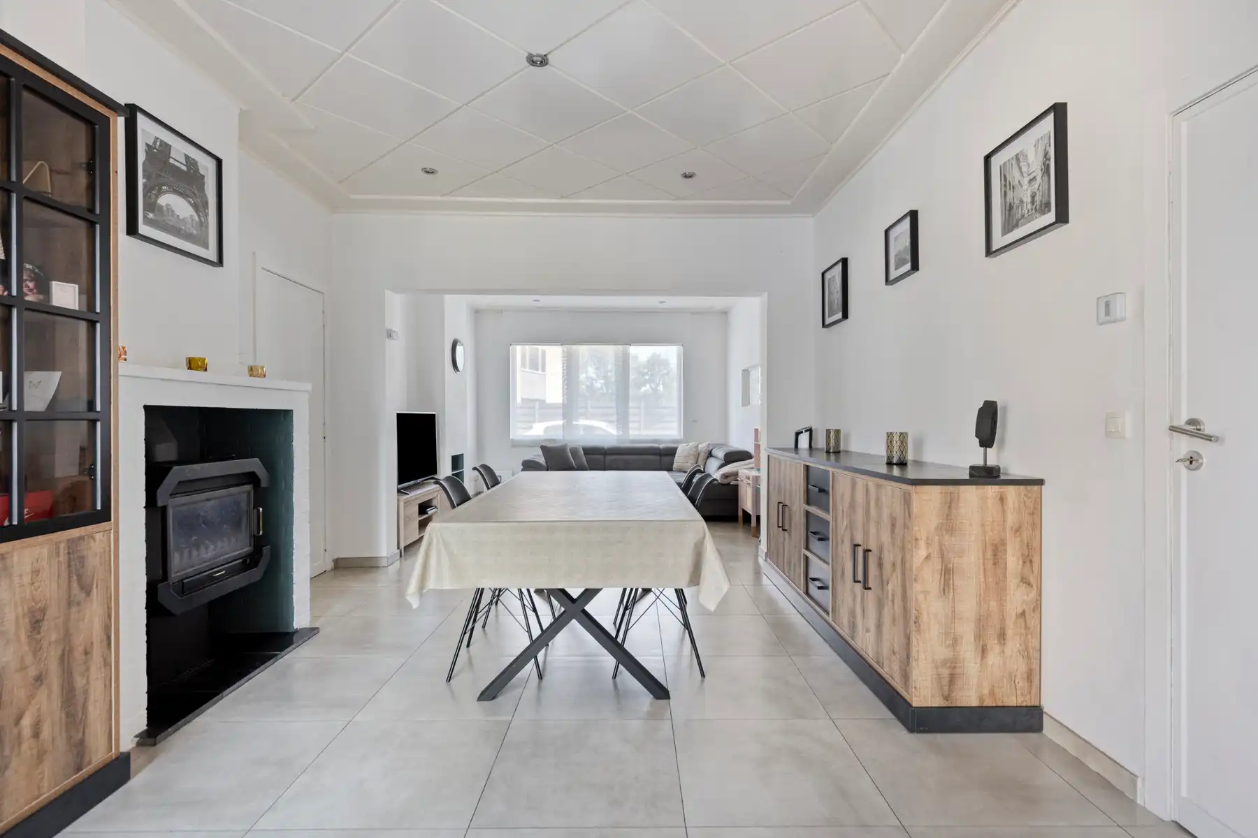Ruime instapklare gezinswoning met 4 slaapkamers & garage. foto 4