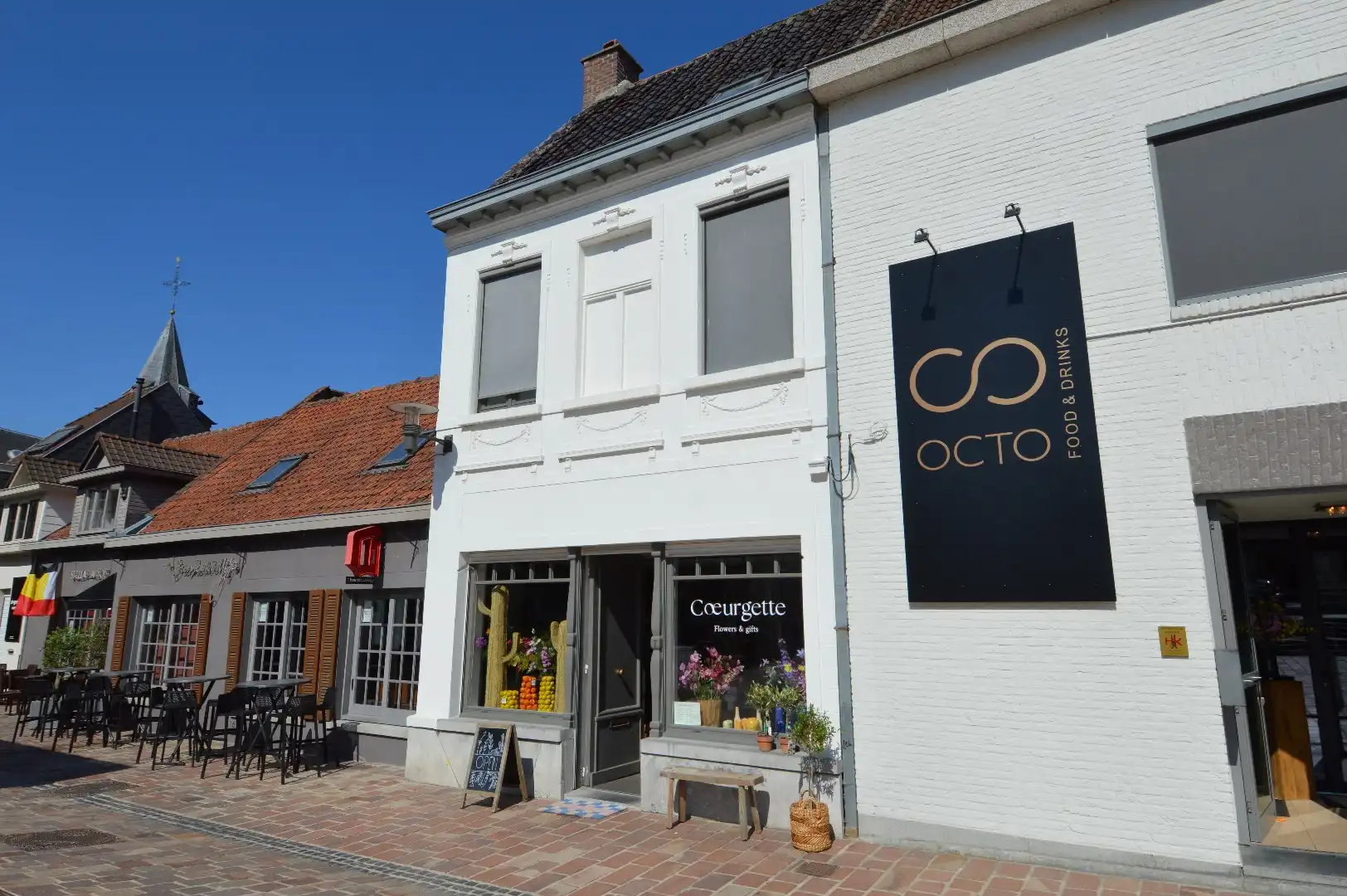 Gezellige woning met tuin, garage en 3 slaapkamers te Aalbeke  foto {{pictureIndex}}