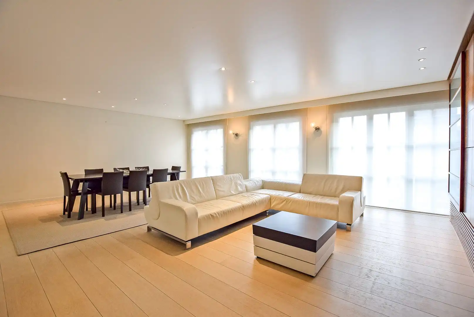 Kwalitatief afgewerkte woning met handelsruimte (536m² bewoonbaar) op een toplocatie. foto 6