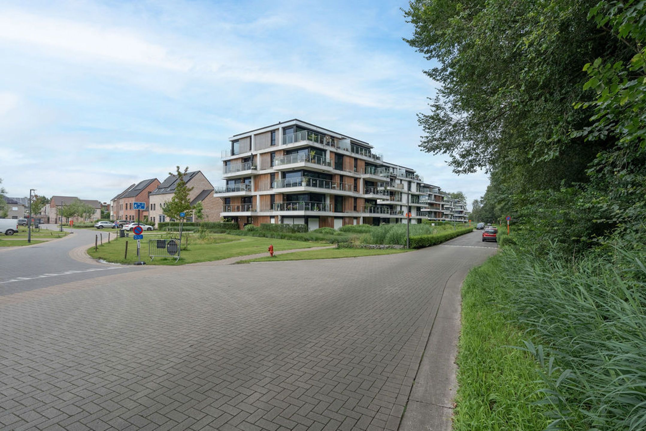 Energiezuinig luxe app met ruim terras en autostaanplaats. foto 30