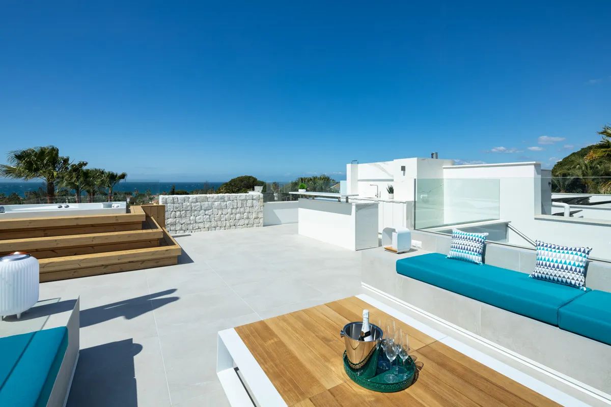 Exclusieve Award-winnende villa in Marbesa: luxe wonen op slechts stappen van het strand! foto 4