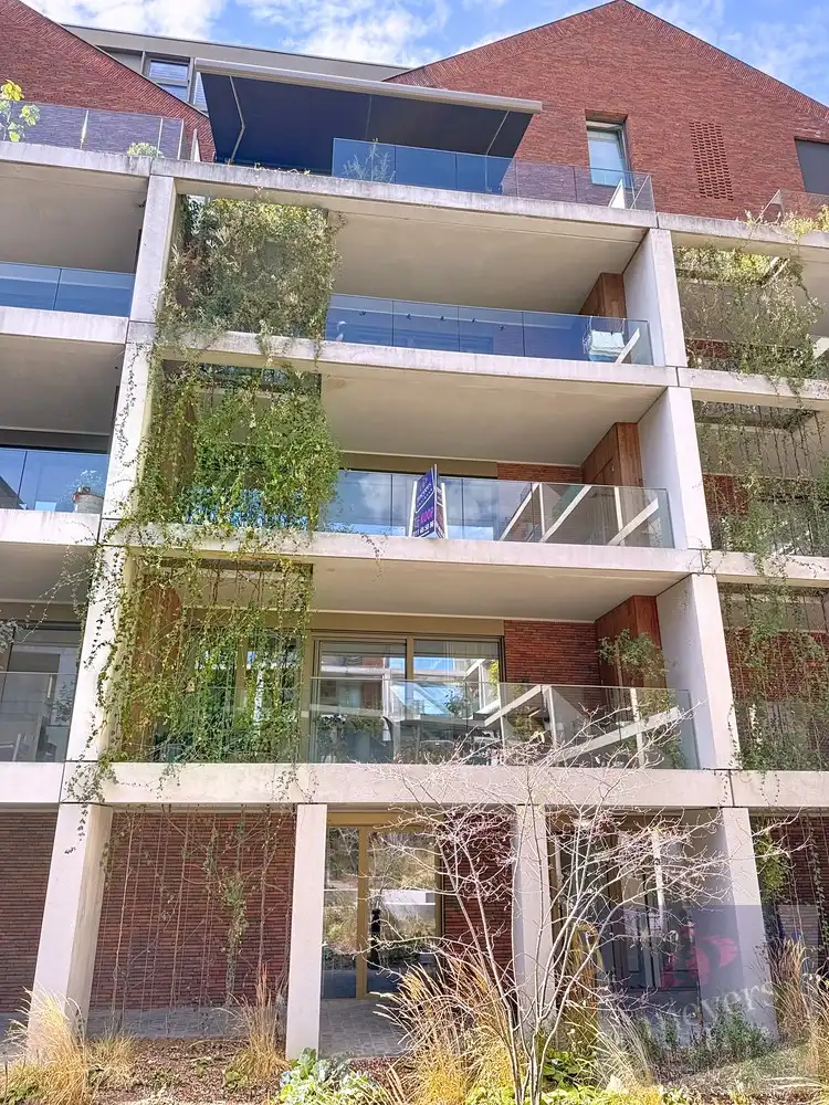 Ruime assistentiewoning met terras in het centrum van Hasselt foto {{pictureIndex}}