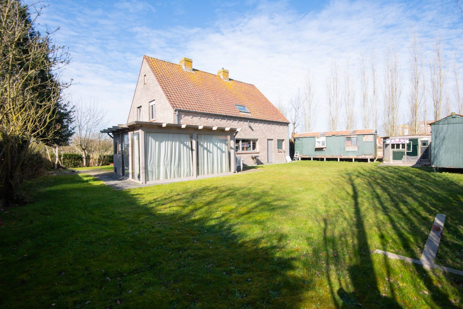 Op te frissen villa rustig gelegen met open zicht op de Polders vlakbij Westkapelle-dorp foto 2