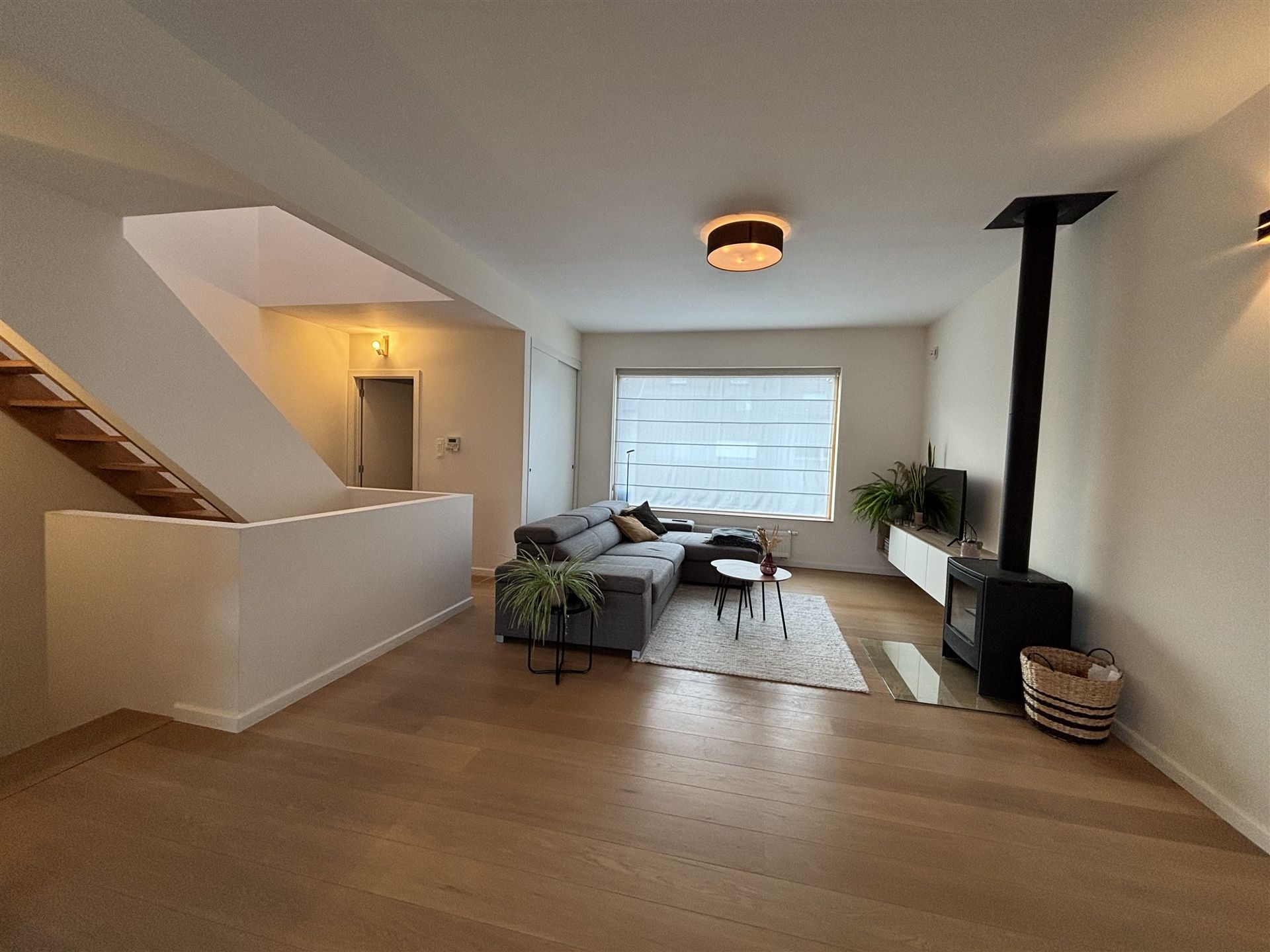 BEZOEKEN VOLZET: Moderne woning met 4 slaapkamers en tuin  foto 2