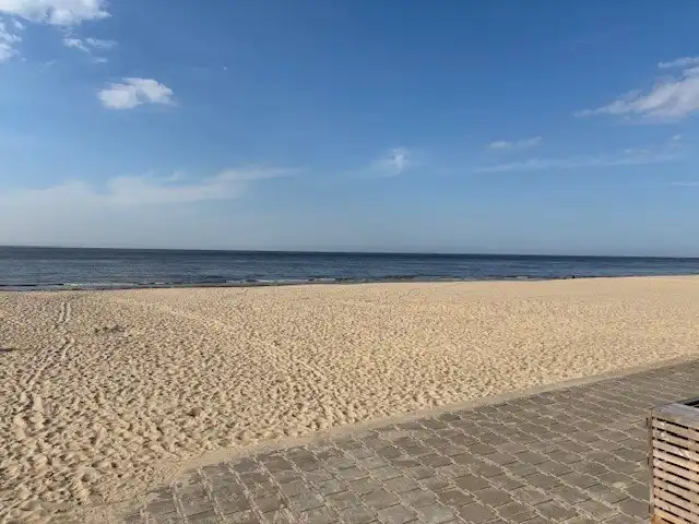 Topper! Drieslaapkamerappartement met ruim frontaal zeezicht gelegen op het rustige gedeelte van de zeedijk van Middelkerke foto 3