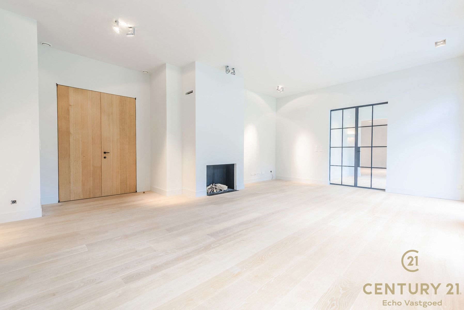 Unieke high-end villa met royaal woonoppervlak op 2415m² foto 12