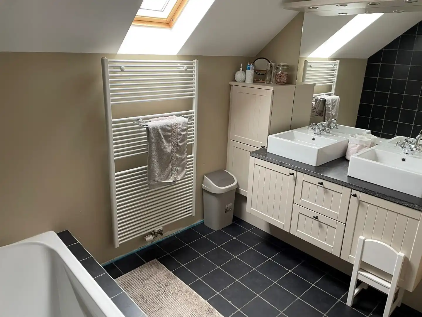 Instapklare woning met tuin en garage te huur in Staden foto 12