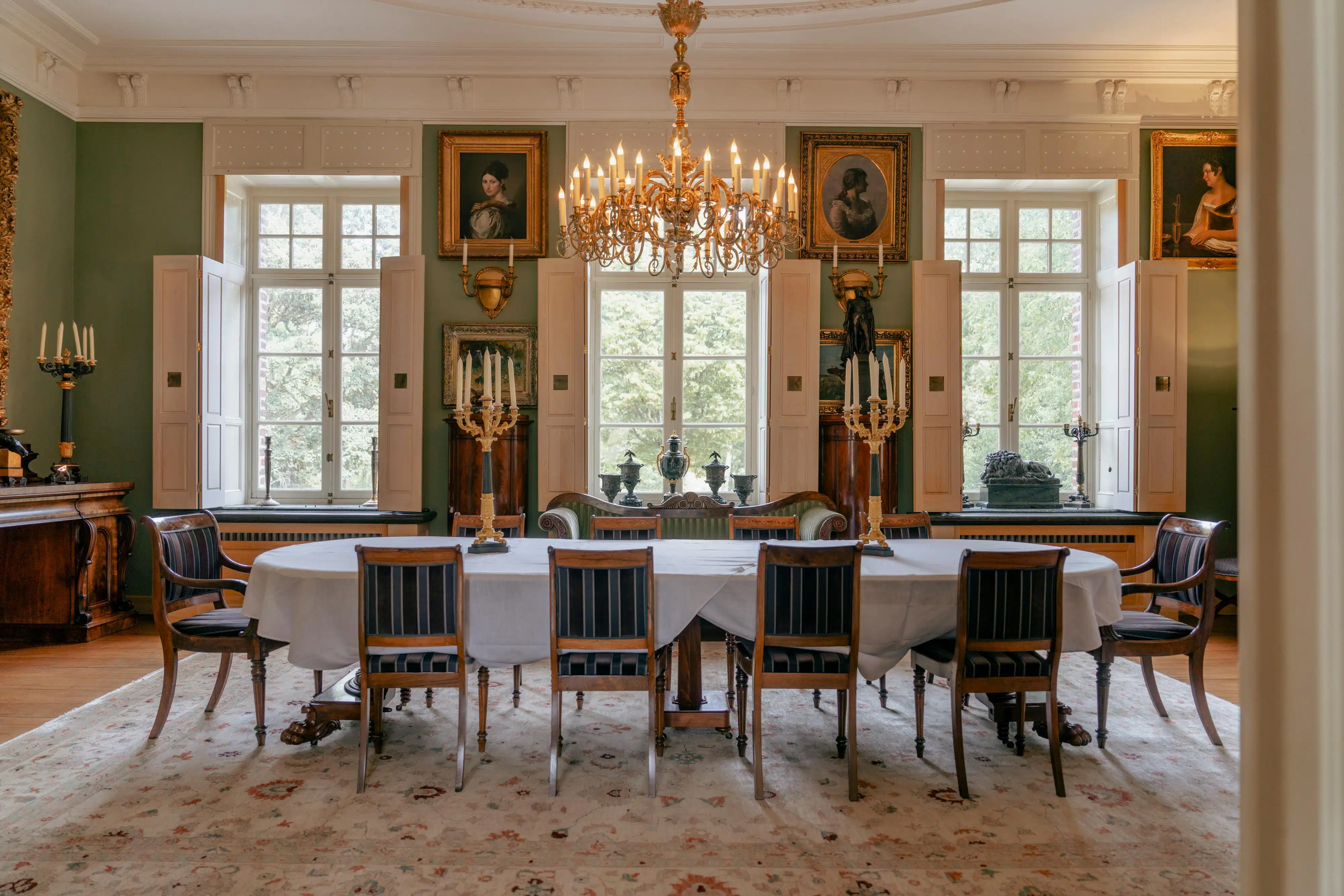 Uniek historisch kasteel op 9 hectare te koop in Geluveld foto 9