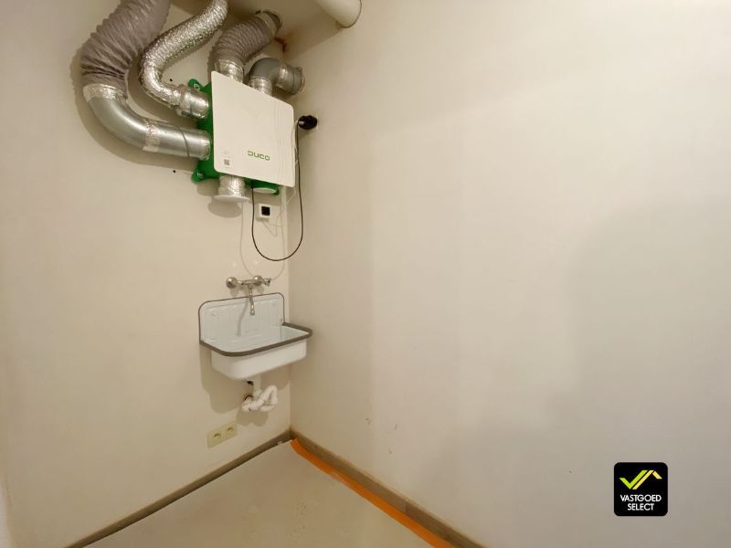 Te huur: Ruim en modern appartement in rustige omgeving te Adegem foto 12