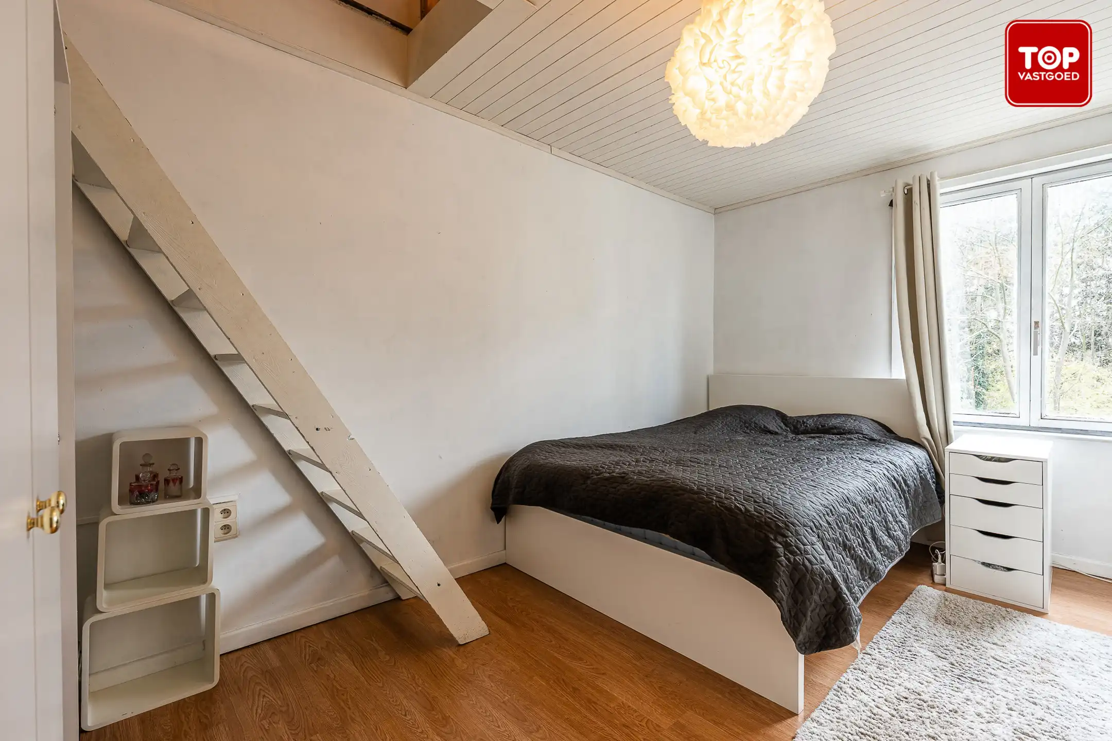 Op te frissen halfopen bebouwing met leuke tuin. foto 17