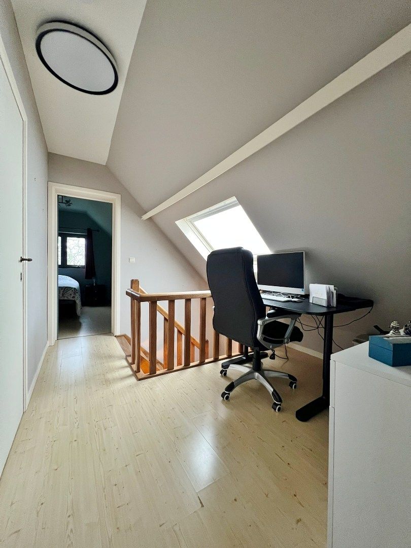 Charmante woning met zonnige tuin, prachtig zicht over de velden en garage  foto 12