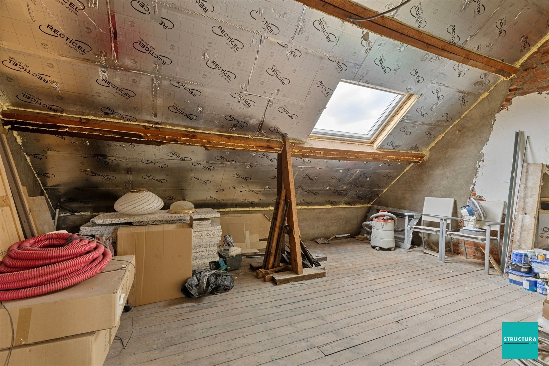 Ruime woning met potentieel in hartje Merchtem
 foto 12