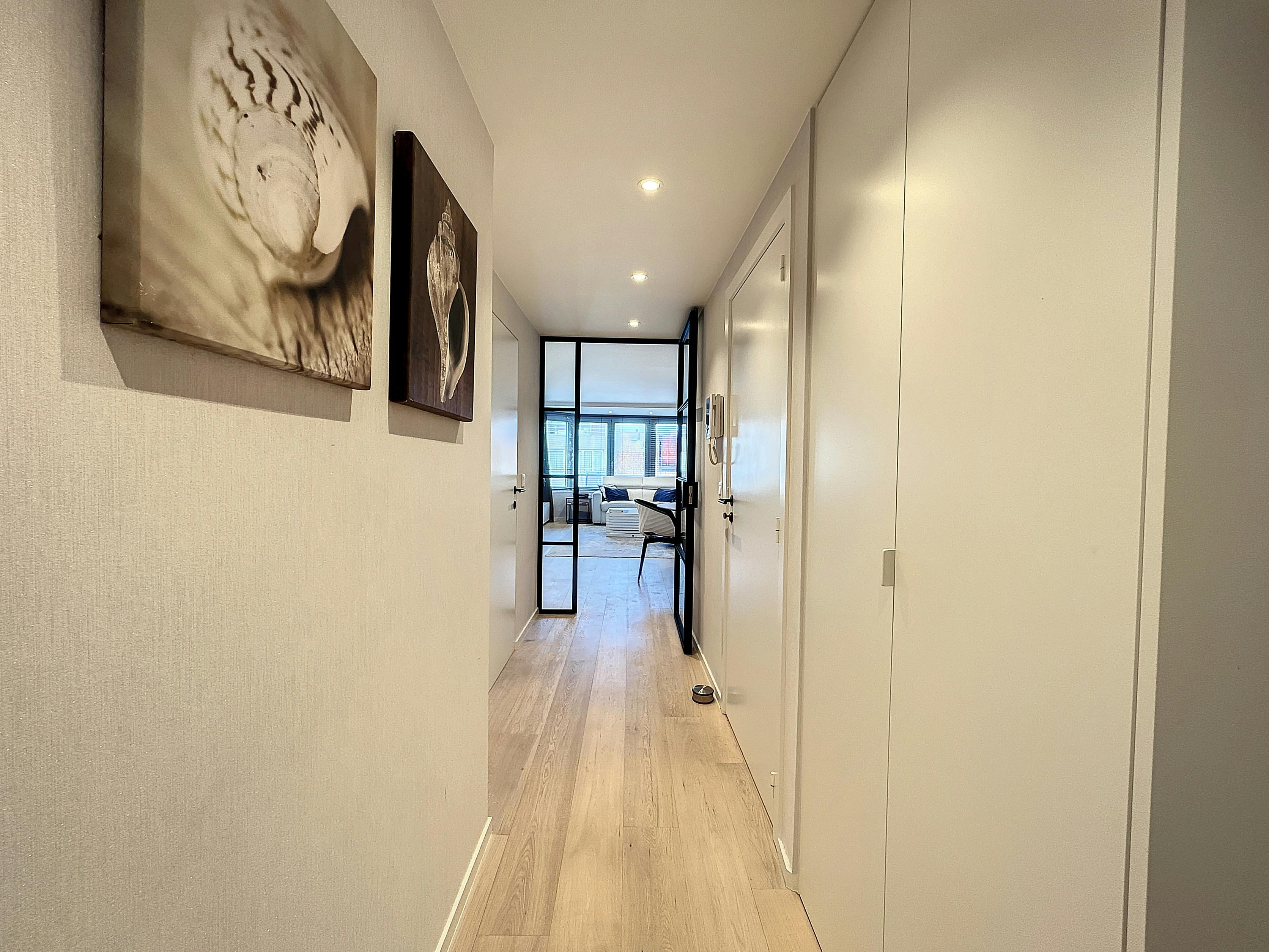 Luxueus twee slaapkamer appartement te koop in Knokke foto 4