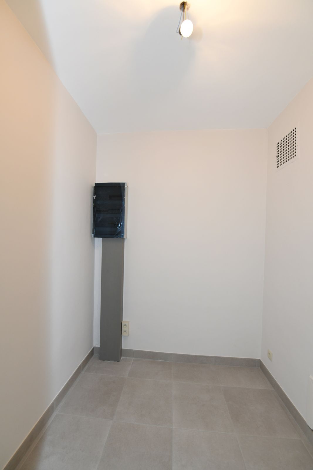 Gerenoveerd appartement met 2 slpk en frontaal zeezicht foto 8