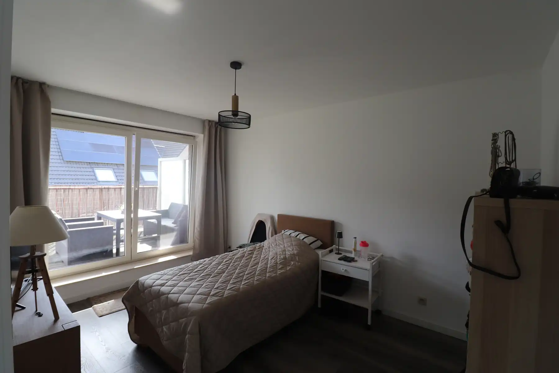 Een recent appartement met 2 slaapkamers, terras en autostaanplaats. foto 12
