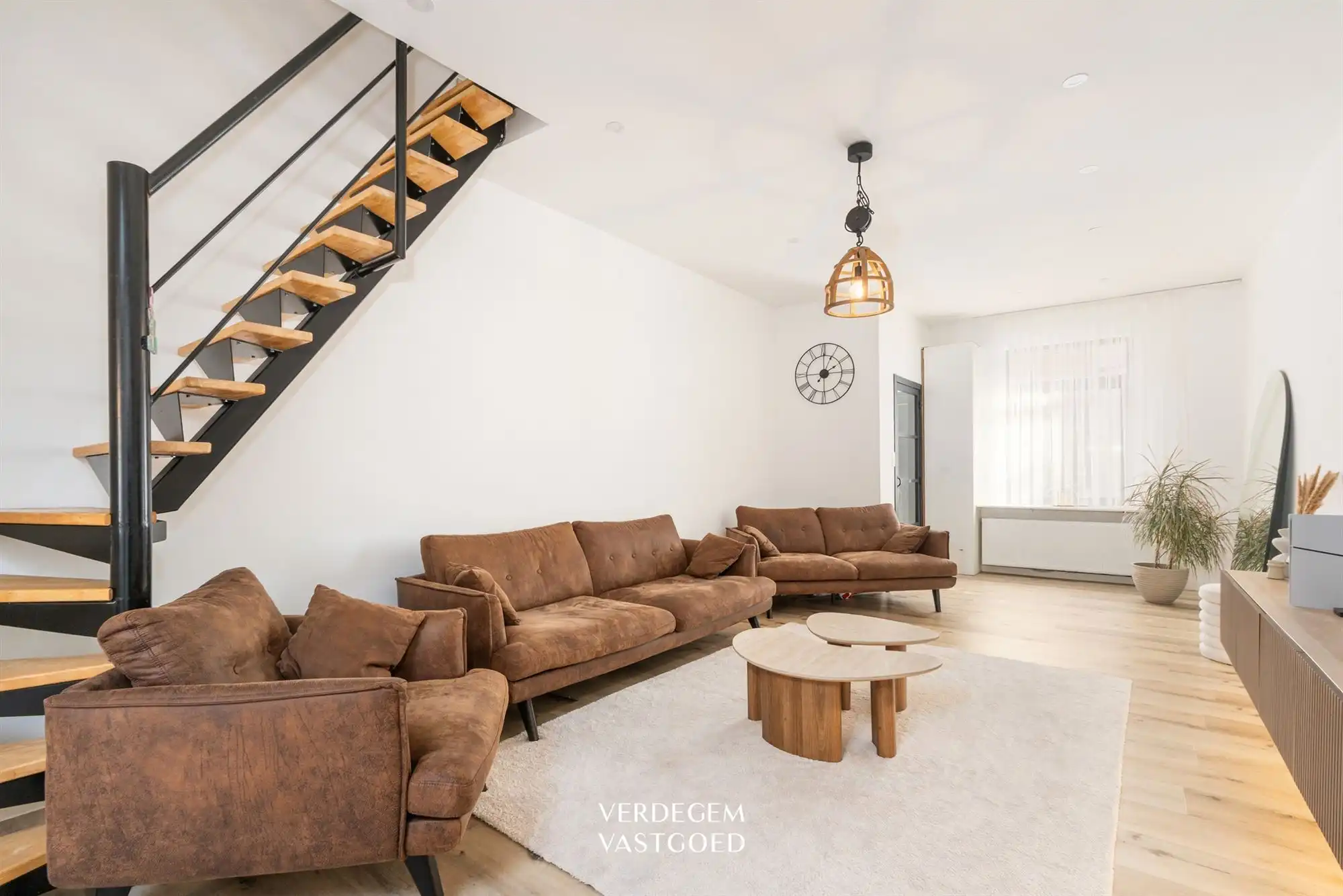 Instapklare en gezellige woning met 3 slaapkamers en fijne buitenplek foto 2