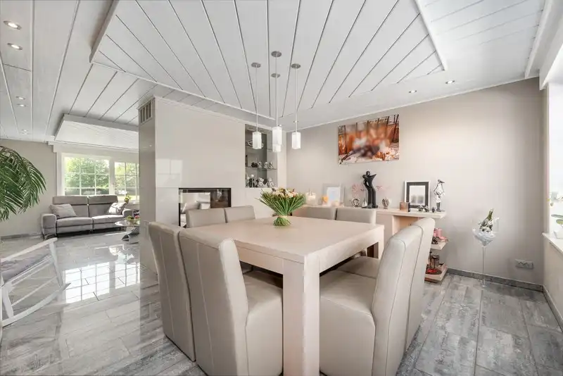 Uitzonderlijke villa-landhuis met bijgebouwen op een prachtig domein. foto 8