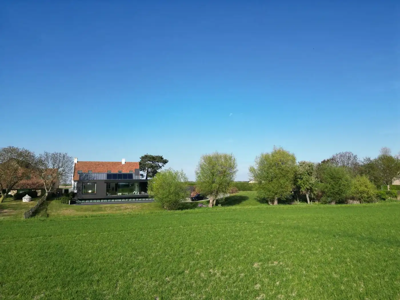 Uitzonderlijk,volledig gerenoveerde hoeve vlakbij het Zoute foto 18